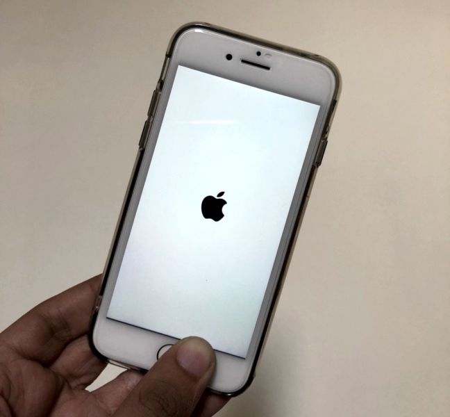 Cómo arreglar un iPhone 8 u 8 Plus atascado en el logotipo de Apple