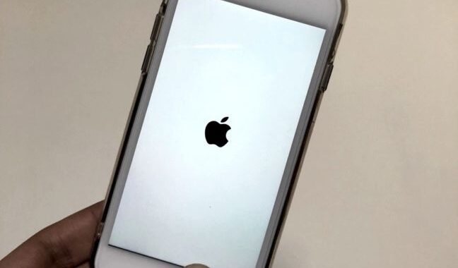Cómo arreglar un iPhone 8 u 8 Plus atascado en el logotipo de Apple