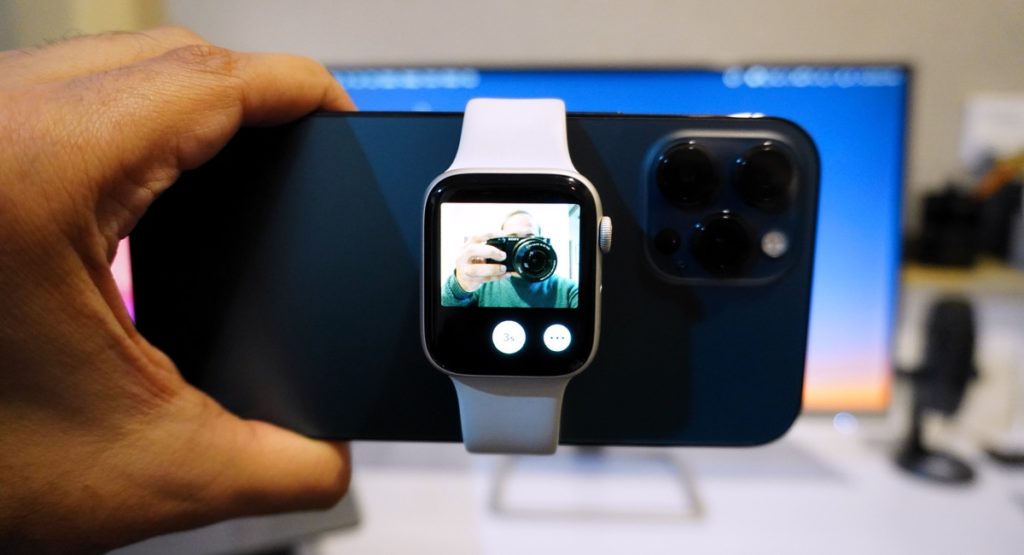 Cómo tomar selfies con las cámaras traseras del iPhone usando tu Apple Watch (truco)