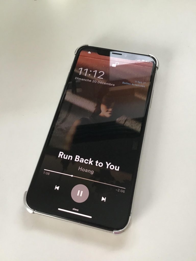 Juin Tweak trae el aspecto del reproductor de música de Spotify al widget de música de pantalla de bloqueo